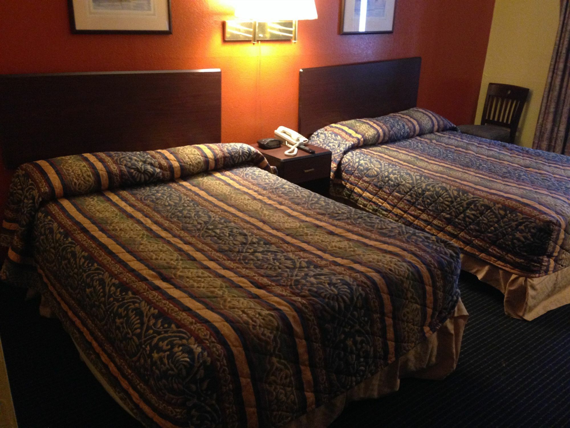 Super Inn Lodge West Luaran gambar